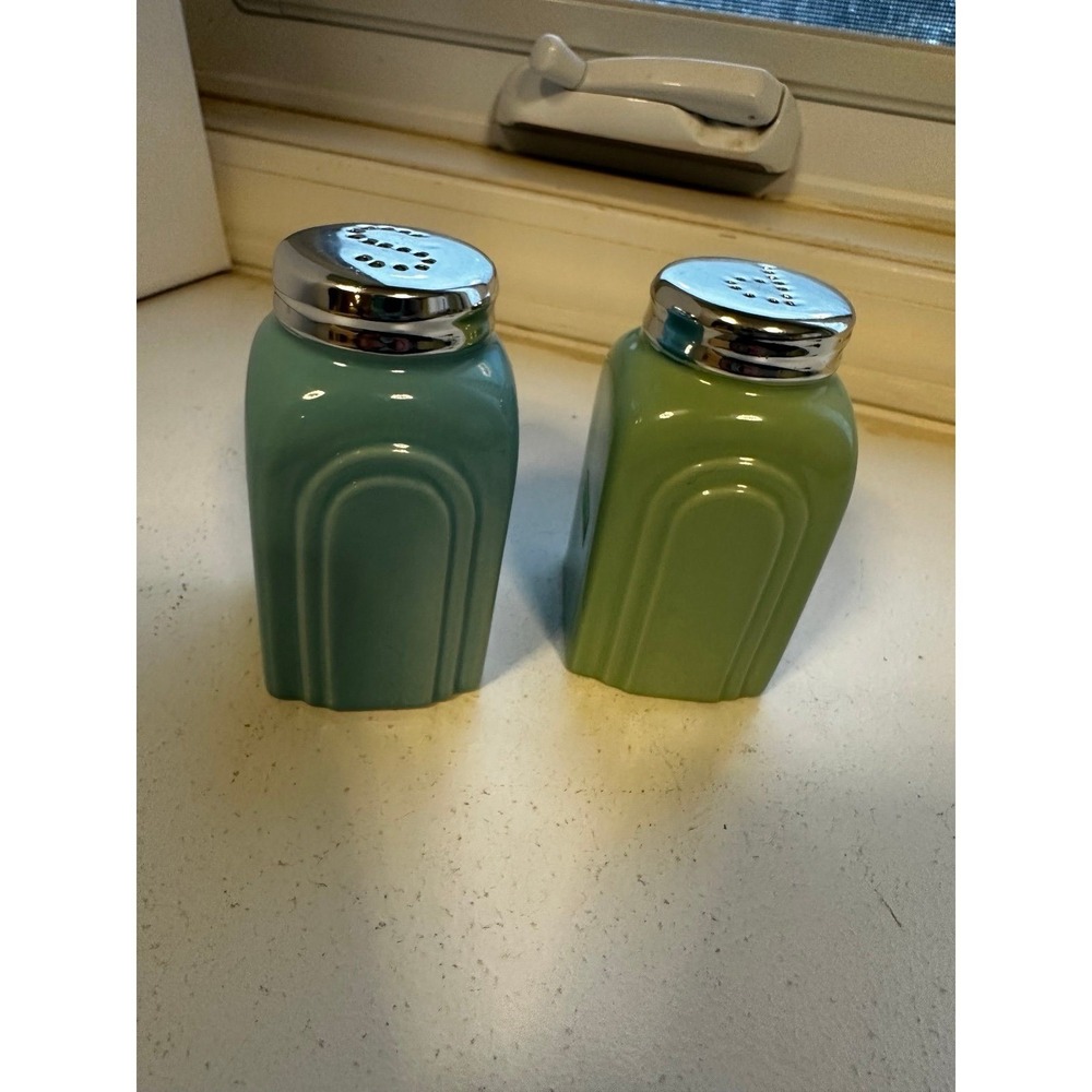 Retro Salt and pepper stoneware shaker set of two -NEW - Picture 6 of 6
